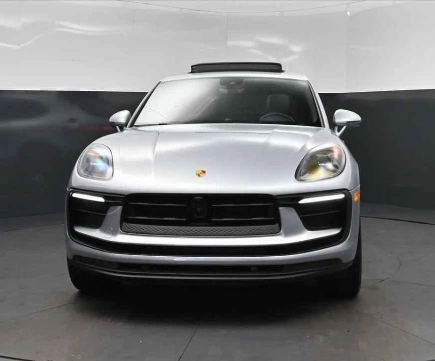 2023 Porsche Macan T - Image 4 of 8