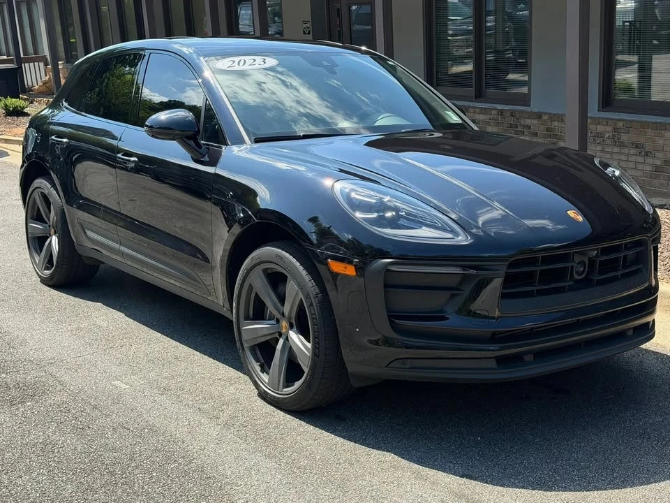 2023 Porsche Macan T - Image 17 of 19