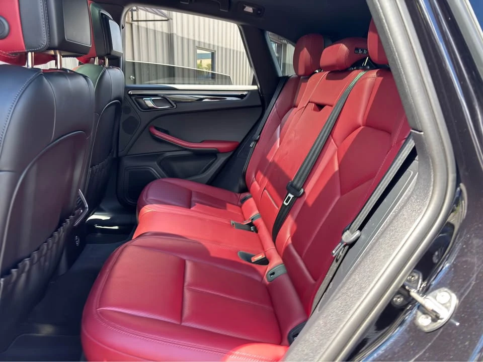 2023 Porsche Macan - Image 10 of 18