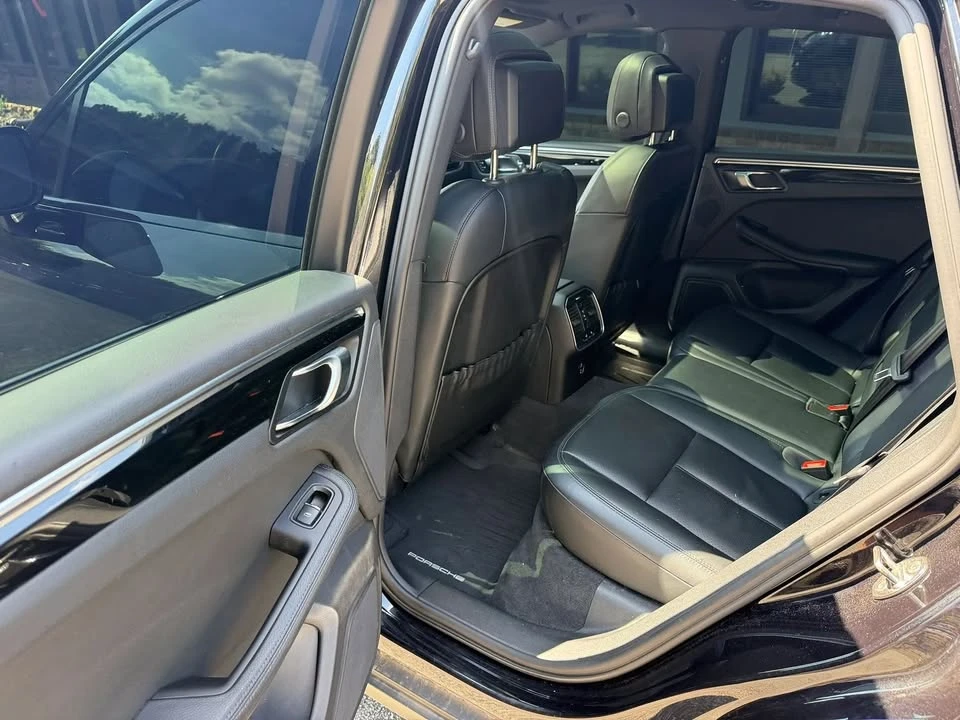 2023 Porsche Macan T - Image 9 of 19