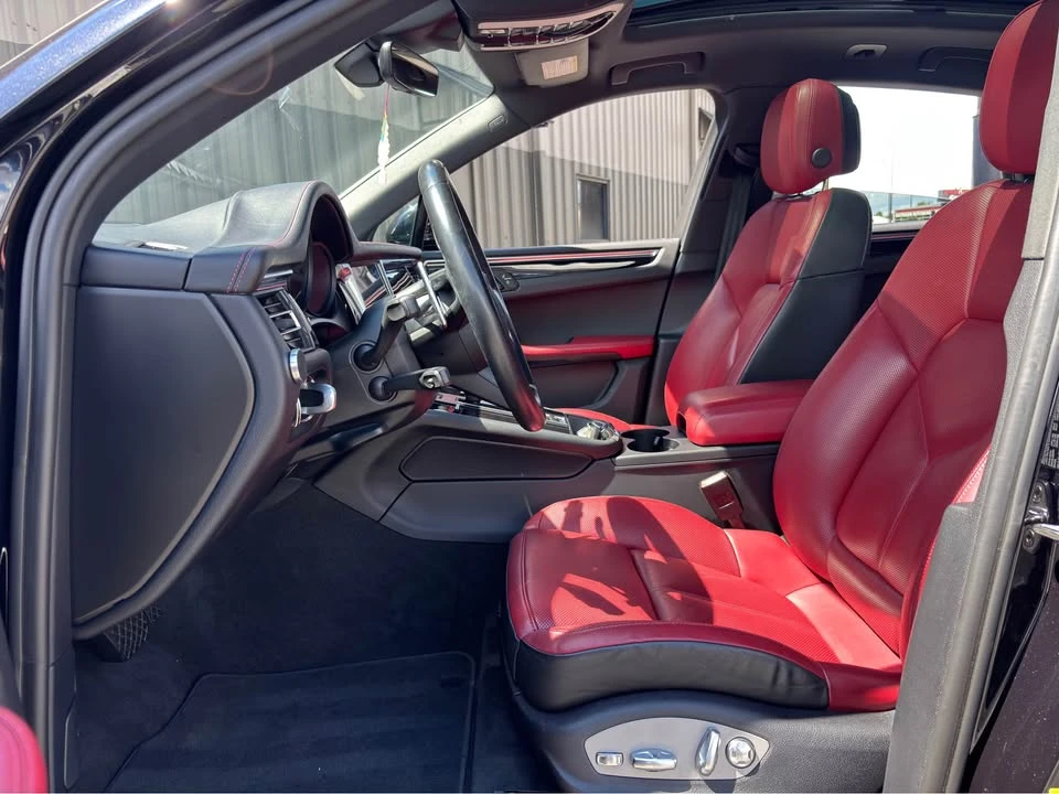 2023 Porsche Macan - Image 9 of 18