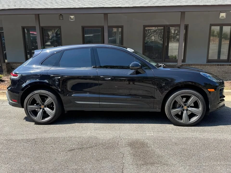 2023 Porsche Macan T - Image 15 of 19