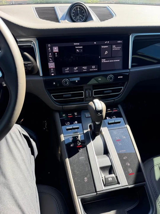 2023 Porsche Macan T - Image 10 of 16