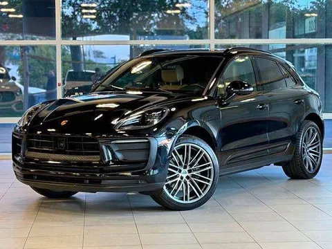 2023 Porsche Macan Sport Utility 4D