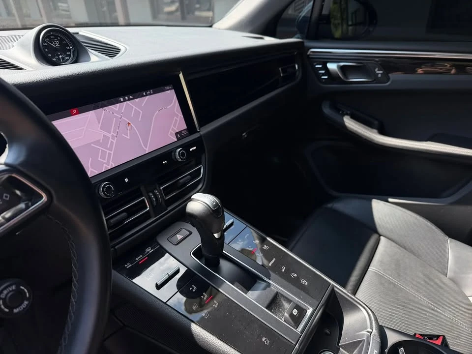 2023 Porsche Macan T - Image 8 of 19