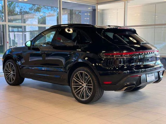 2023 Porsche Macan - Image 8 of 20