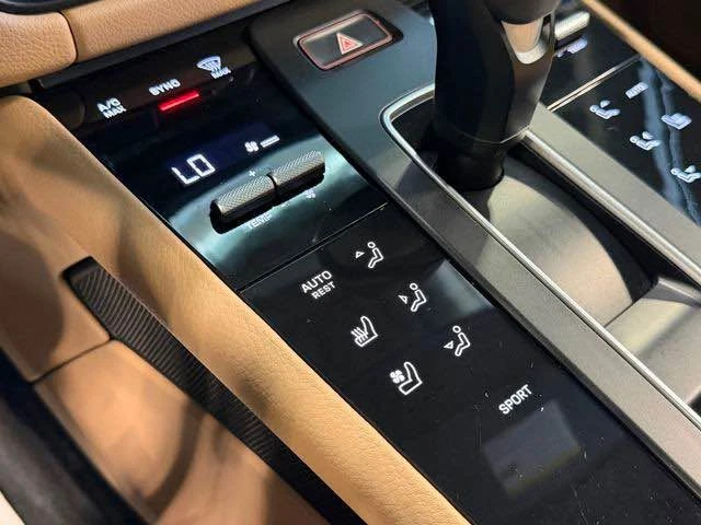 2023 Porsche Macan - Image 19 of 20