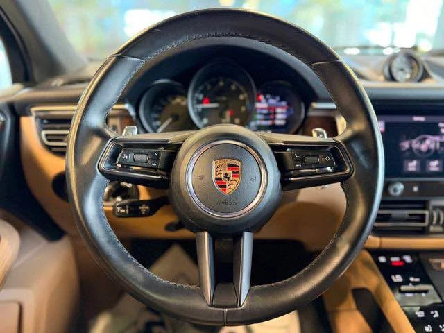 2023 Porsche Macan - Image 14 of 20