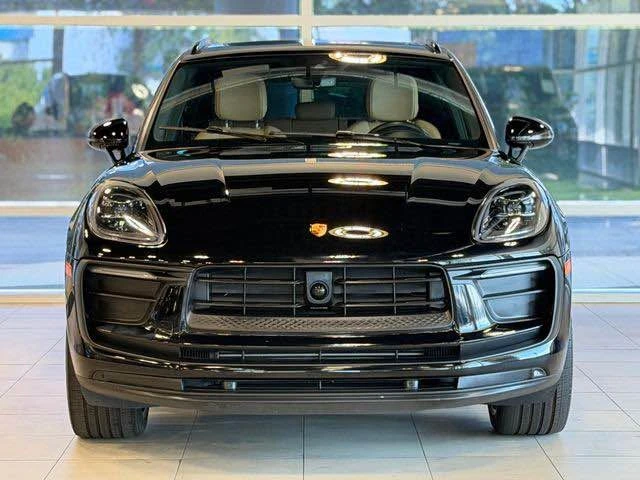 2023 Porsche Macan - Image 2 of 20