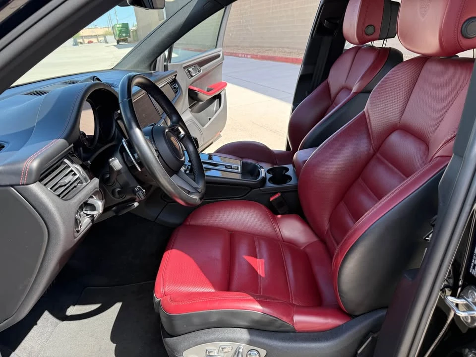 2023 Porsche Macan T - Image 12 of 14
