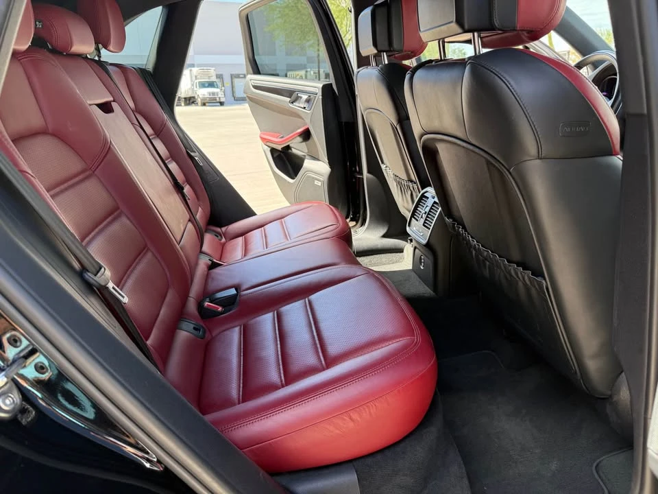 2023 Porsche Macan T - Image 13 of 14