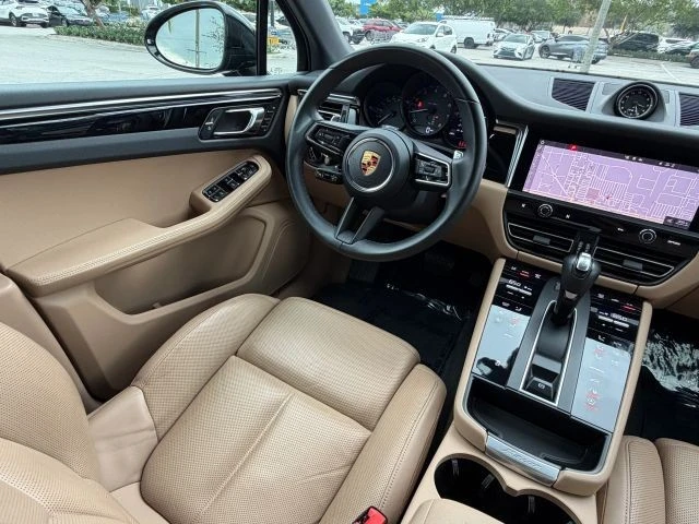 2023 Porsche Macan - Image 14 of 21