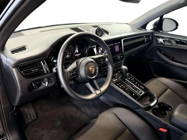 2023 Porsche Macan - Image 11 of 12