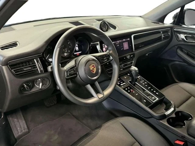 2023 Porsche Macan - Image 9 of 21