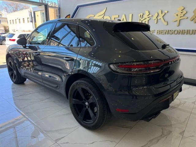 2023 Porsche Macan - Image 4 of 21