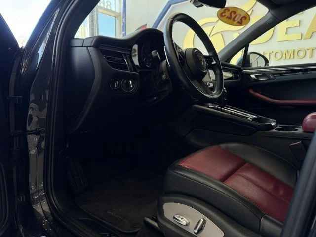 2023 Porsche Macan - Image 8 of 21