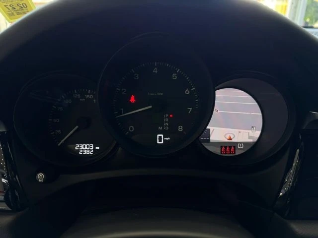 2023 Porsche Macan - Image 12 of 21
