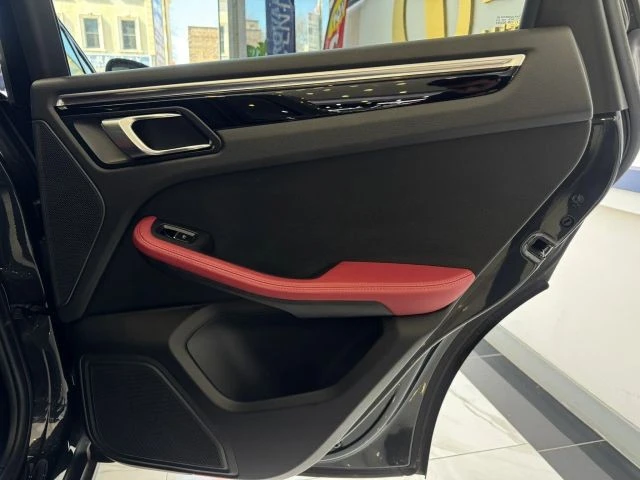 2023 Porsche Macan - Image 21 of 21