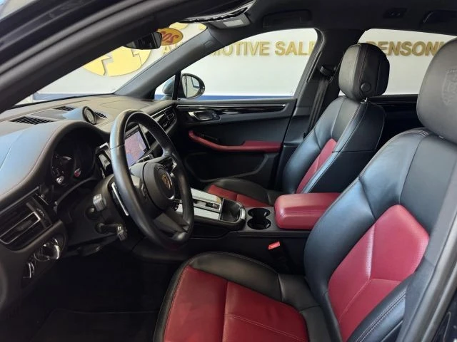 2023 Porsche Macan - Image 17 of 21