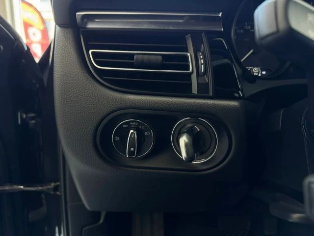 2023 Porsche Macan - Image 9 of 21
