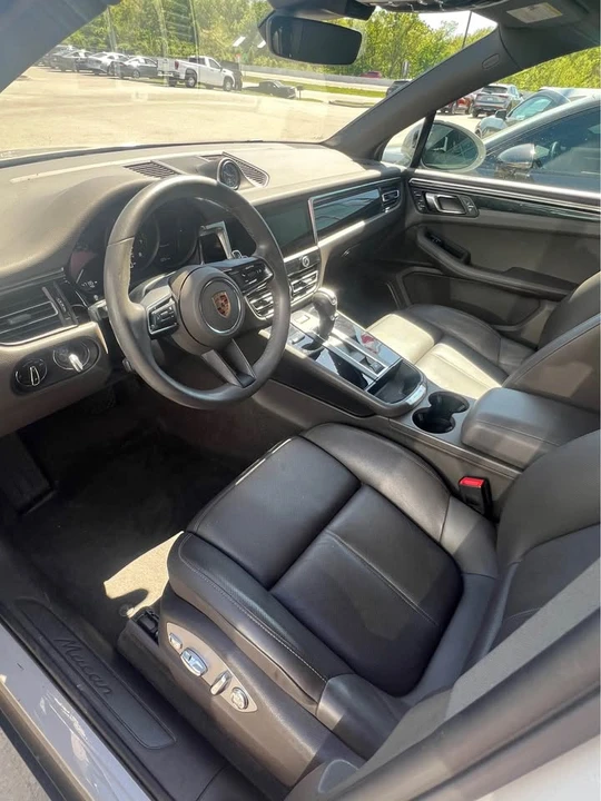 2023 Porsche Macan T - Image 5 of 6