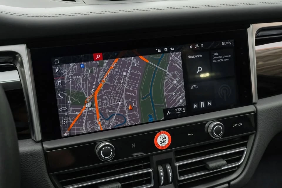 2023 Porsche Macan T - Image 8 of 20
