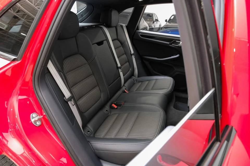 2023 Porsche Macan T - Image 5 of 20