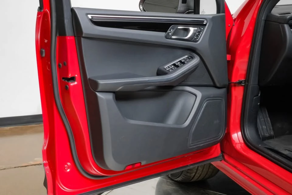 2023 Porsche Macan T - Image 6 of 20