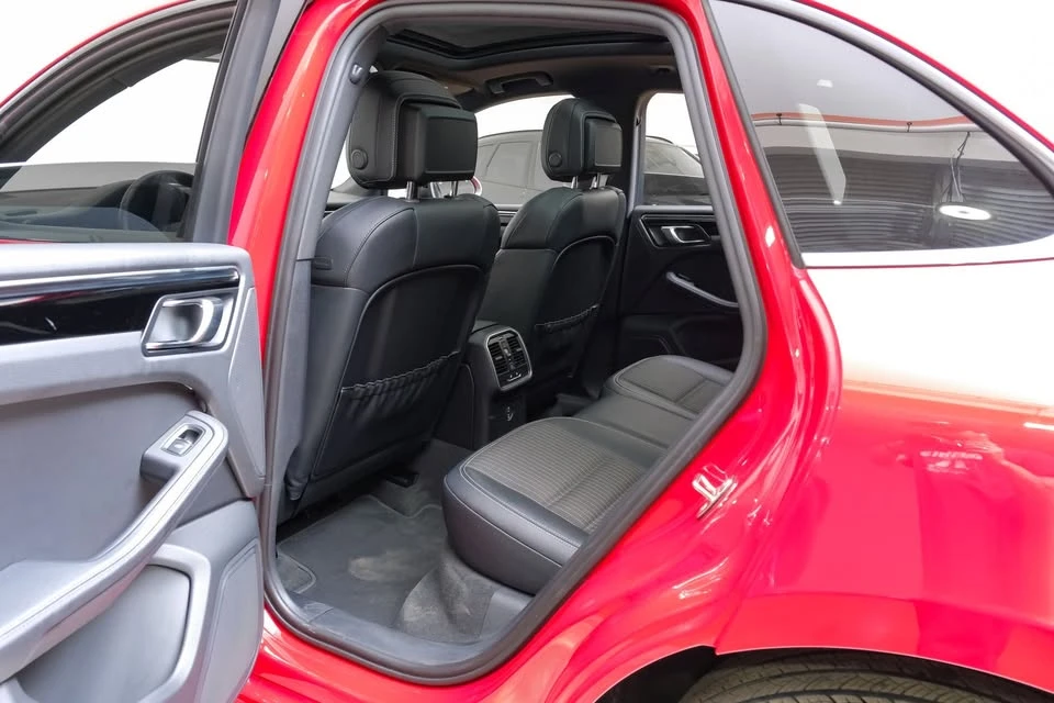 2023 Porsche Macan T - Image 5 of 20