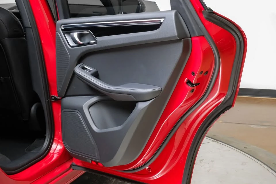 2023 Porsche Macan T - Image 16 of 20