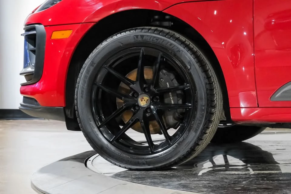 2023 Porsche Macan T - Image 15 of 20