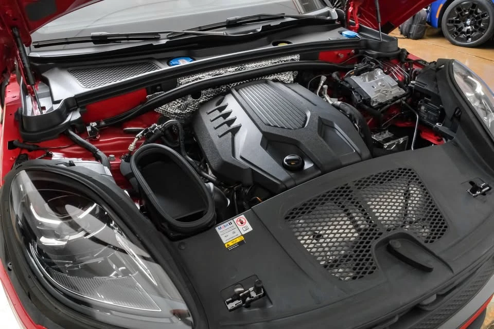 2023 Porsche Macan T - Image 6 of 20