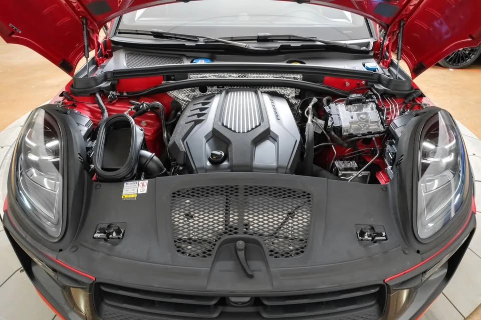 2023 Porsche Macan T - Image 7 of 20