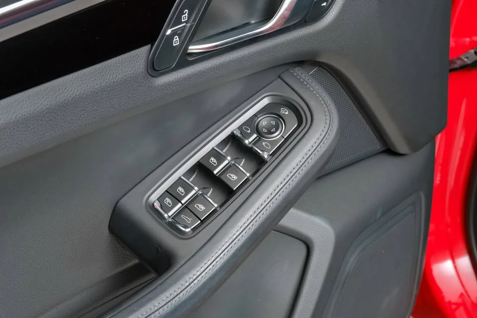 2023 Porsche Macan T - Image 20 of 20