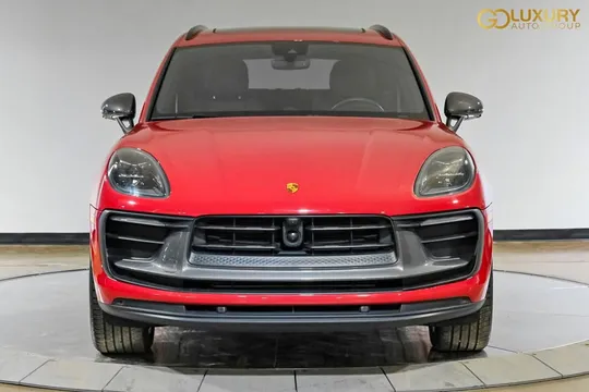 2023 Porsche Macan T