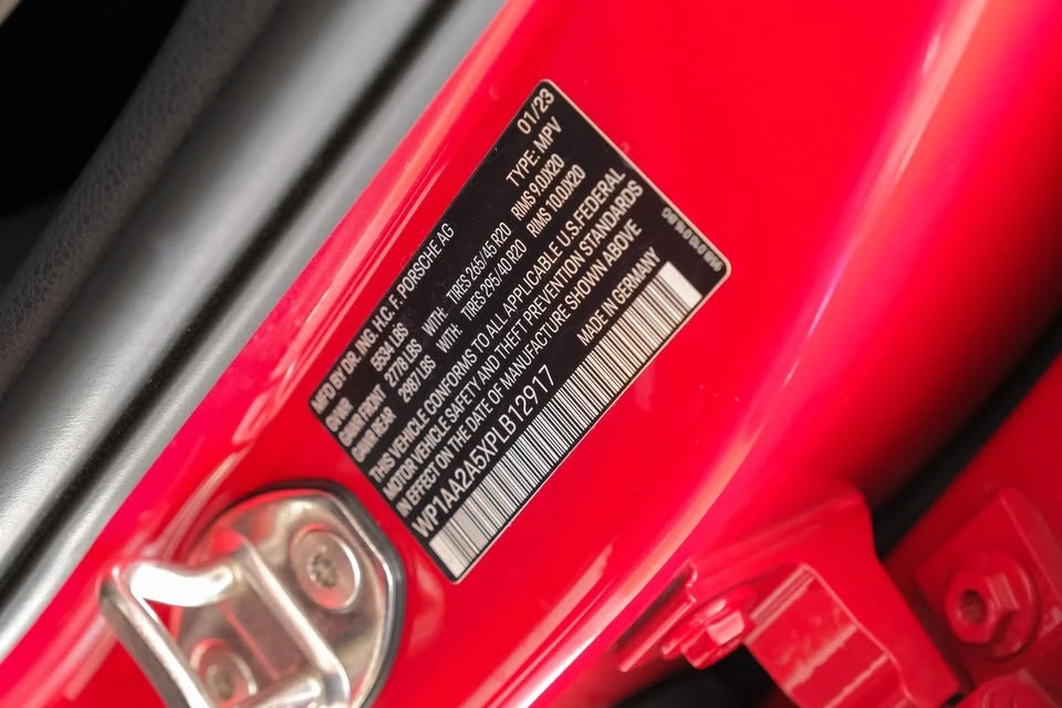 2023 Porsche Macan T - Image 15 of 20