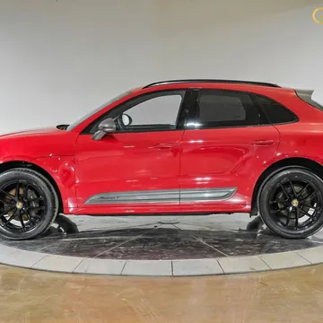 2023 Porsche Macan T