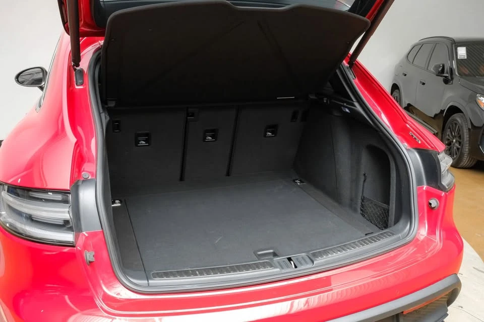 2023 Porsche Macan T - Image 15 of 20