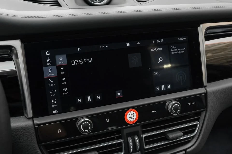 2023 Porsche Macan T - Image 12 of 20