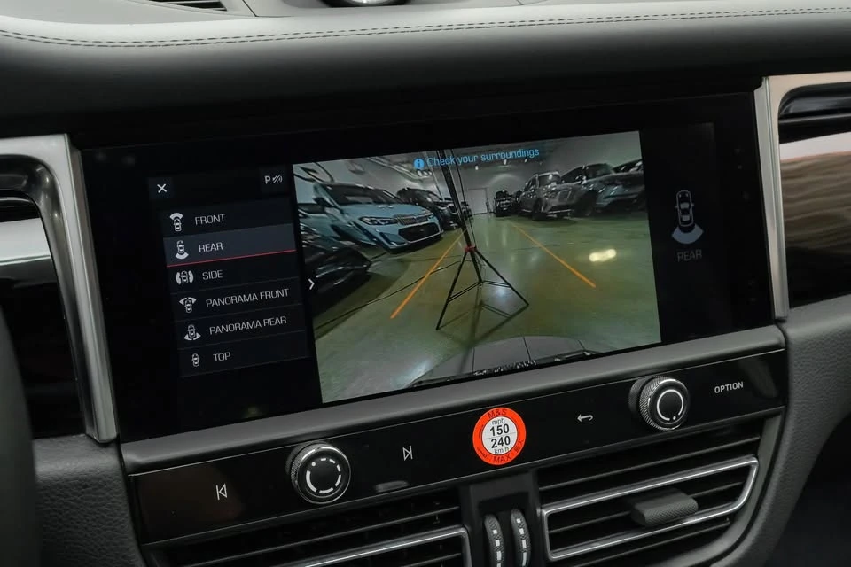 2023 Porsche Macan T - Image 9 of 20