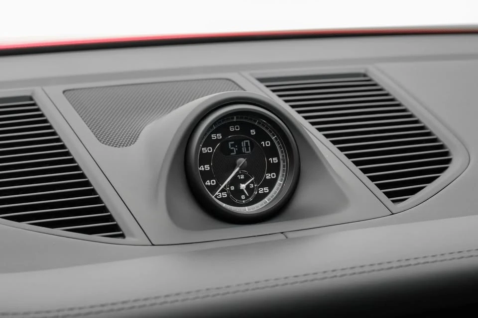 2023 Porsche Macan T - Image 18 of 20