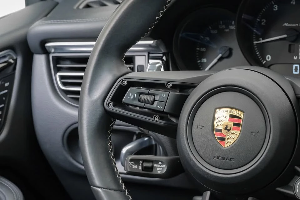 2023 Porsche Macan T - Image 10 of 20