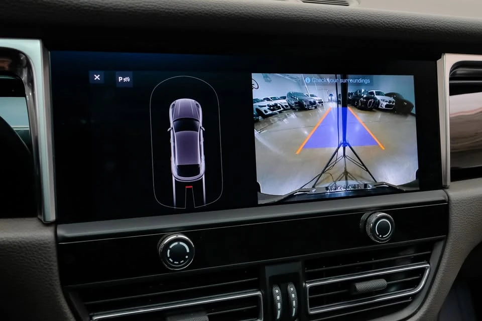 2023 Porsche Macan T - Image 17 of 20