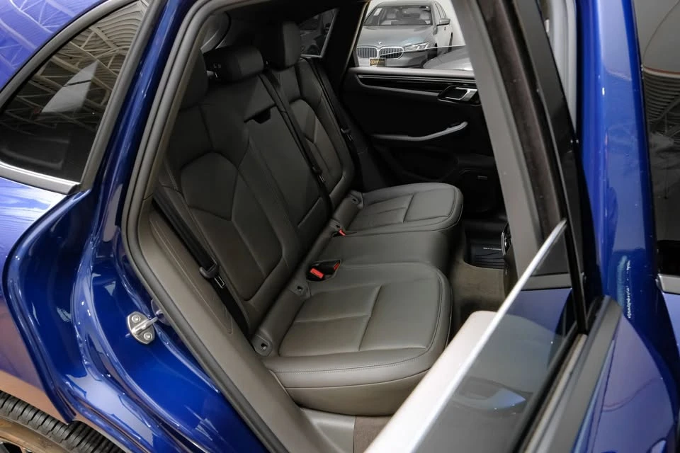 2023 Porsche Macan T - Image 12 of 20