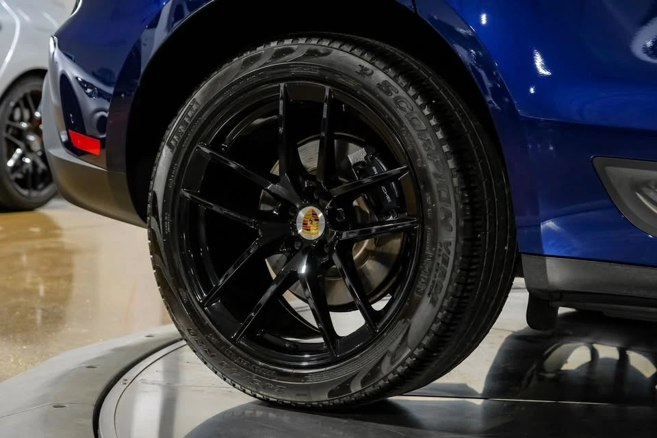 2023 Porsche Macan T - Image 10 of 20