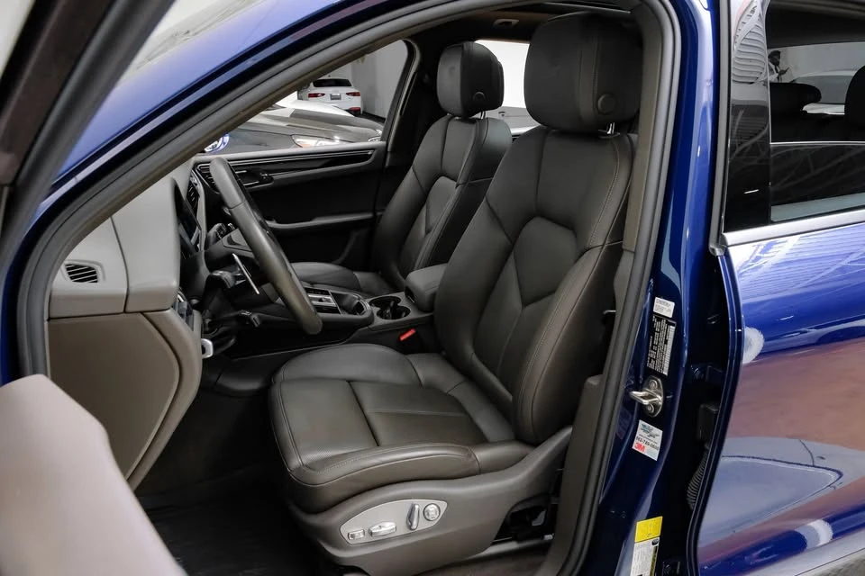 2023 Porsche Macan T - Image 10 of 20