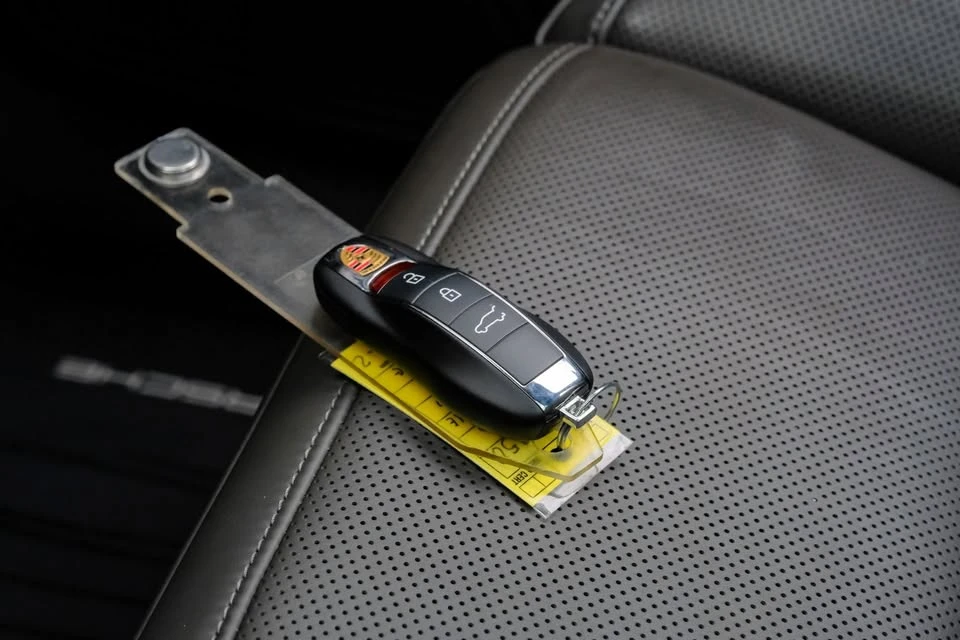 2023 Porsche Macan T - Image 17 of 20