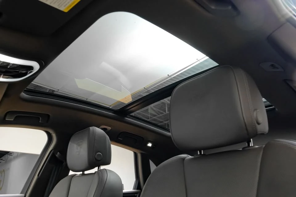 2023 Porsche Macan T - Image 14 of 20