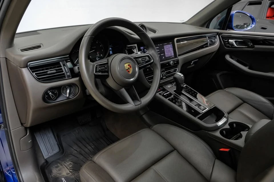 2023 Porsche Macan T - Image 8 of 20