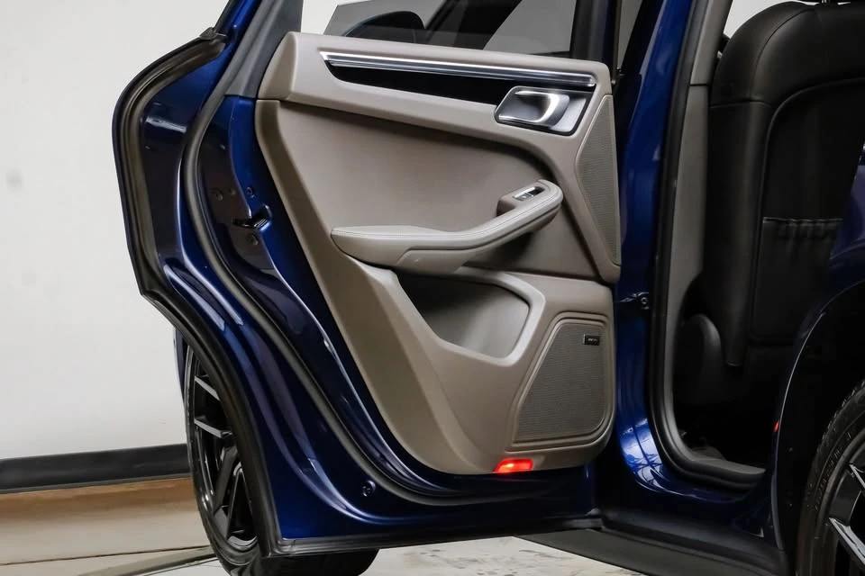 2023 Porsche Macan T - Image 5 of 20